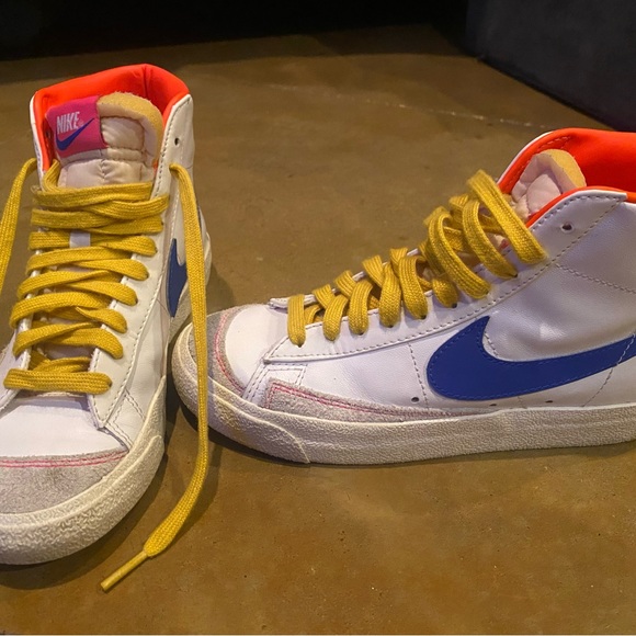 Nike Blazer Mid 77 size 5.5 White Blue Pink Orange RARE - Picture 2 of 8